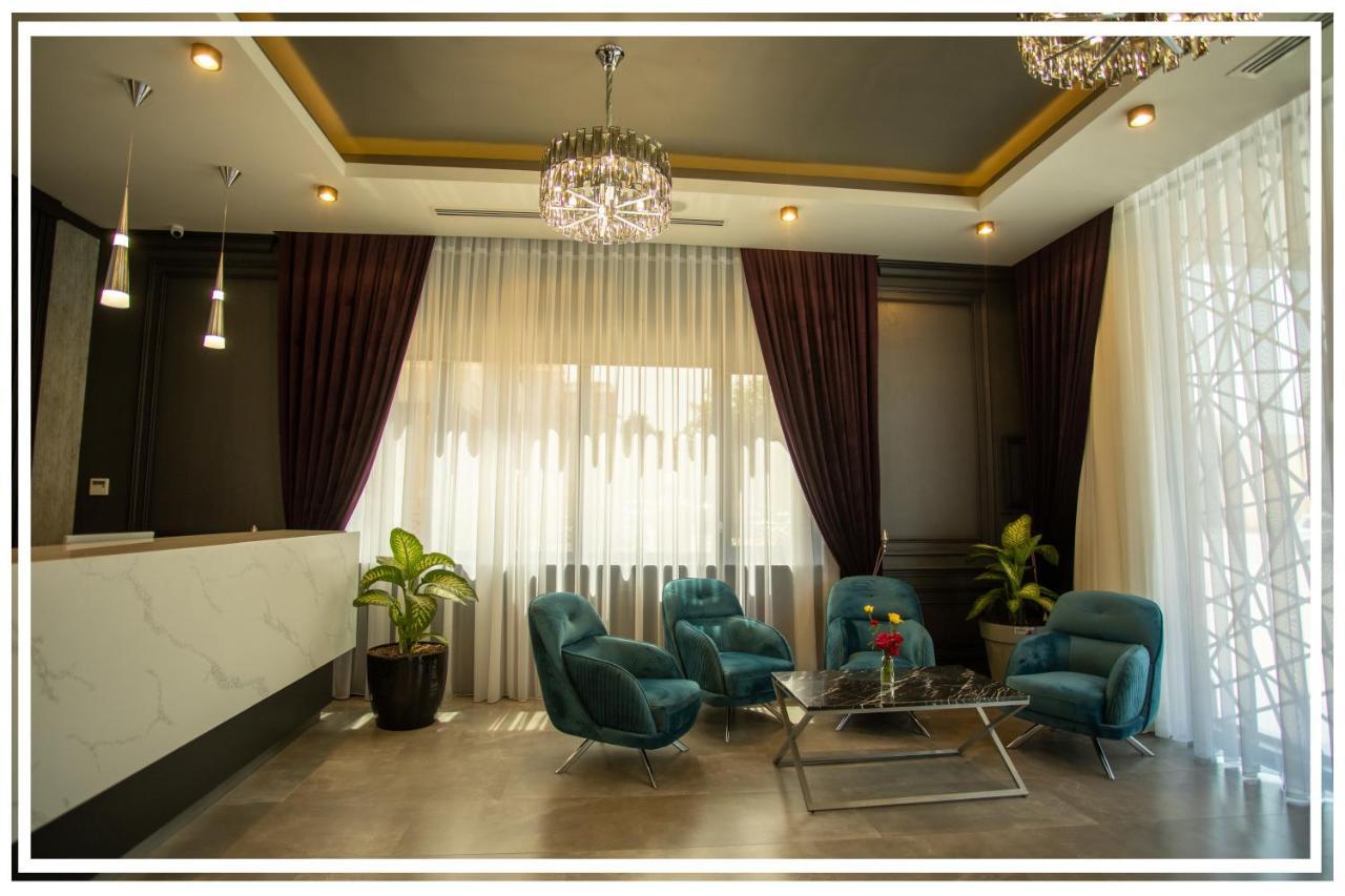 Vis Palm Hotel Gəncə Exteriör bild