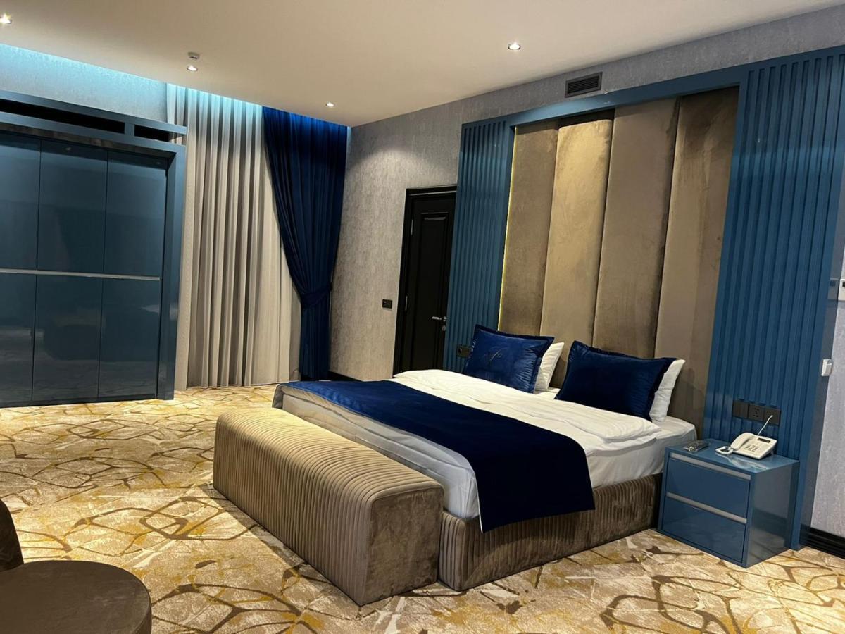 Vis Palm Hotel Gəncə Exteriör bild